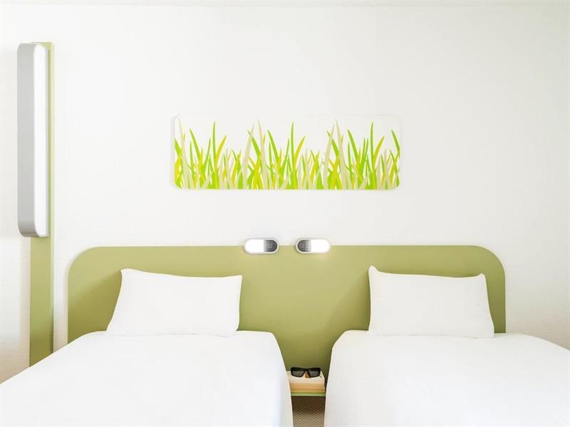 B&B Hotel Cergy Пиерле Екстериор снимка